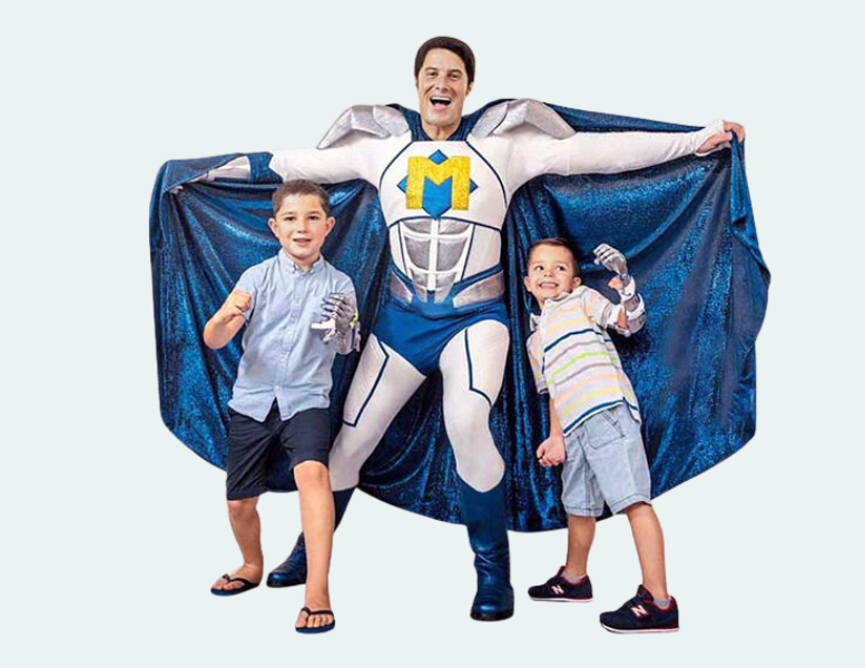 Bionicman mit Kindern